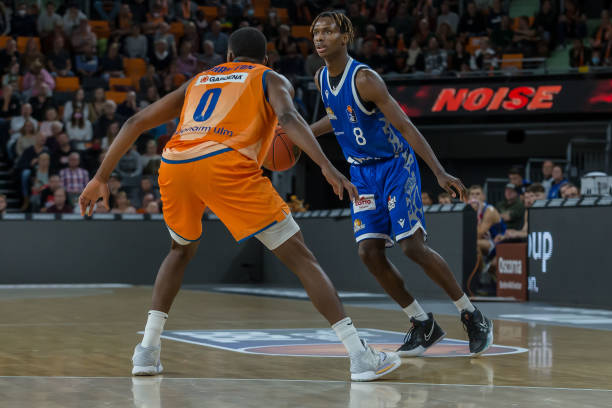 季紧张阶段 季紧张阶段